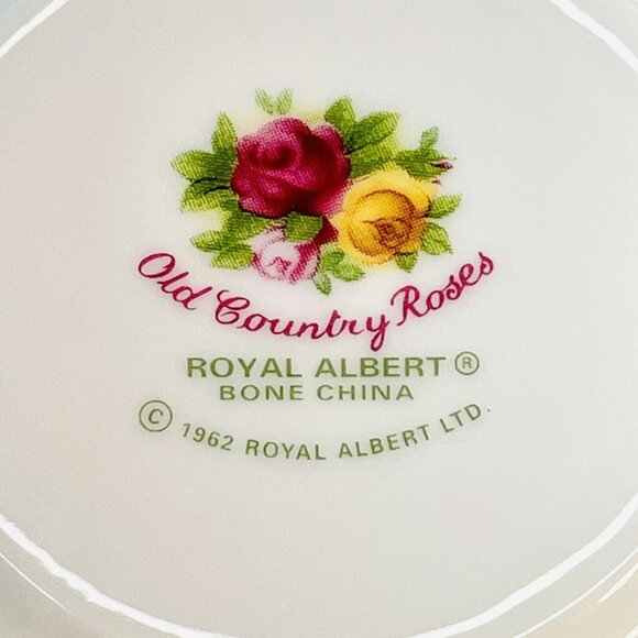 Royal Albert OLD COUNTRY Roses Cup &Saucer Set Porcelain Fine Bone China England - Picture 6 of 16